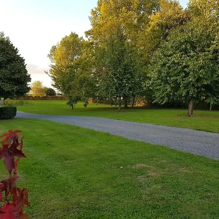 Des Oiseaux - Ruim In Boerderij * Frasnes-lez-Anvaing
